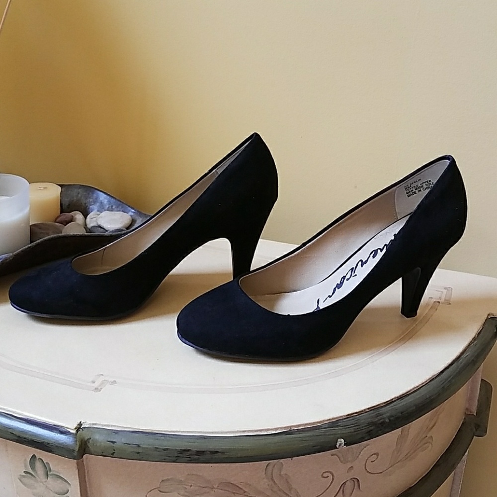 Size 9 women's black heels, worn 3 times